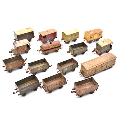 Lot 263 - Fifteen O gauge model railway freight cars