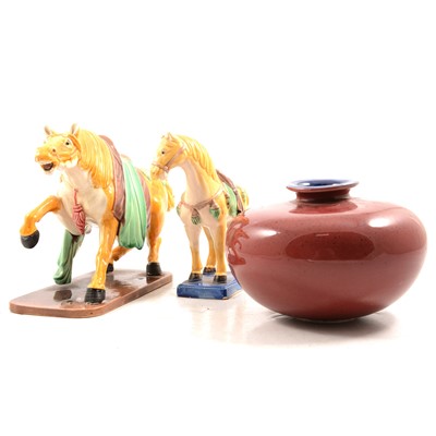 Lot 111 - Small quantity of Asian decorative arts