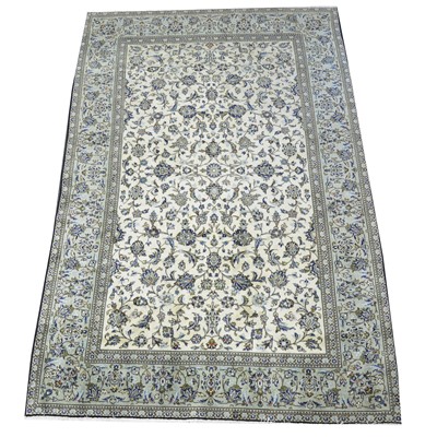 Lot 474 - A Kashan rug