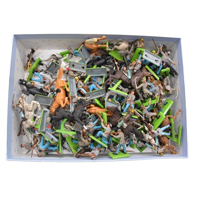 Lot 171 - Two trays of Britains Deetail figures, mostly Confederate soldiers