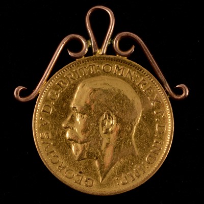Lot 131 - A Gold Full Sovereign Coin pendant, George V 1911.
