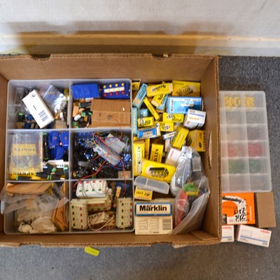 Lot 460 - A box of Marklin control boxes and electronics