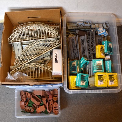 Lot 402 - Two boxes of Marklin HO gauge model railway bridges and pillars