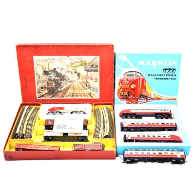Lot 399 - Marklin HO gauge railway sets, including 3070, 4070, 3160