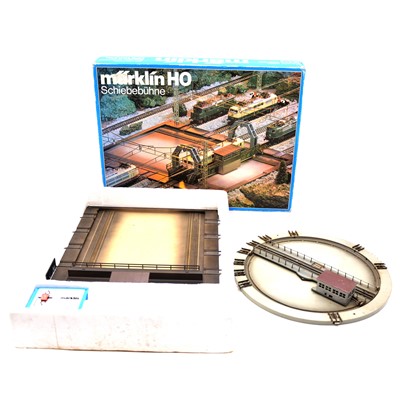 Lot 434 - Two Marklin HO gauge track accessories, 7294, 7186