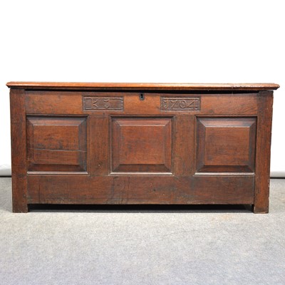 Lot 522 - Joined oak coffer
