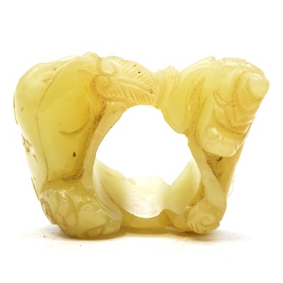 Lot 178 - Chinese jade archers thumb ring