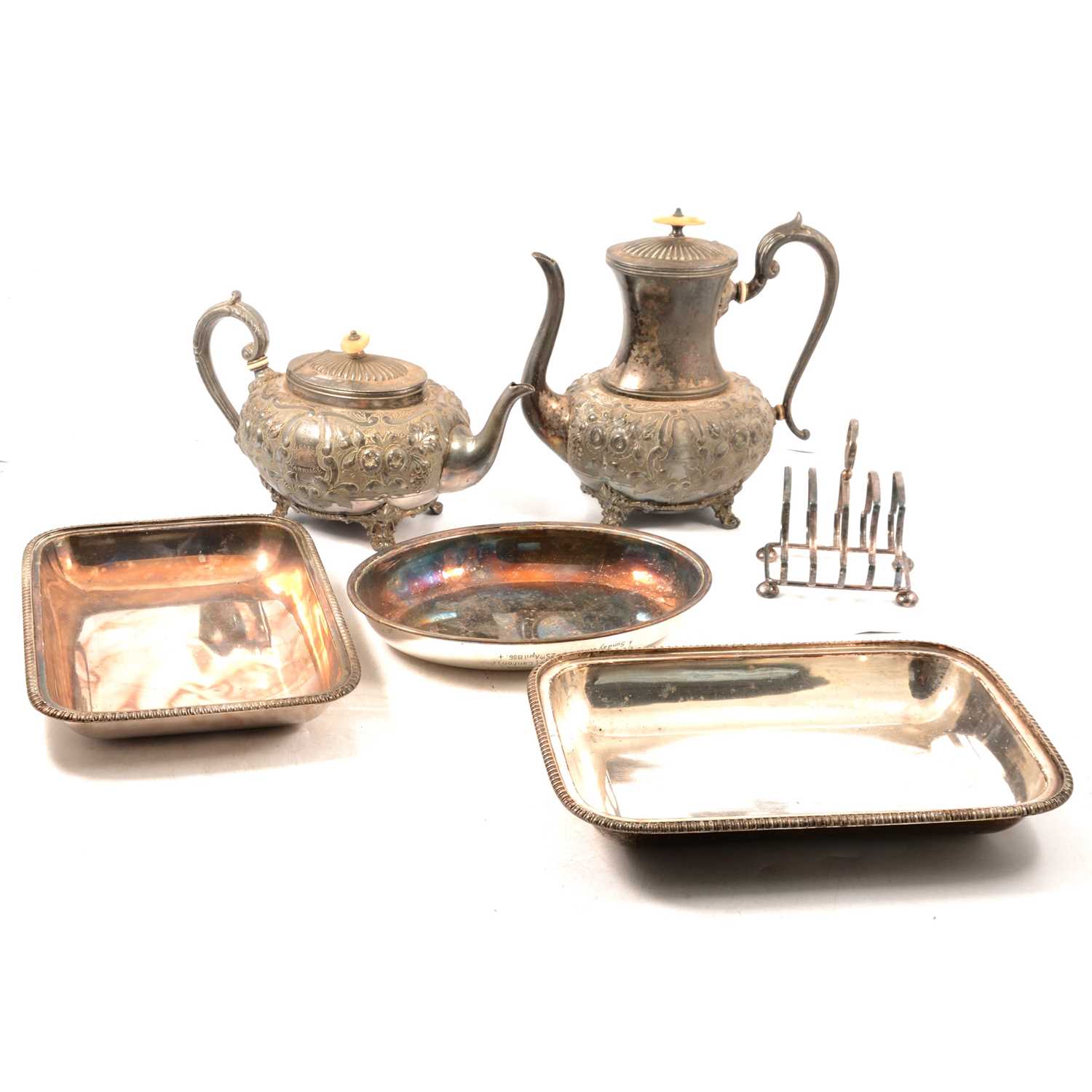 Lot 126 - Edwardian plated oval breakfast dish, width...