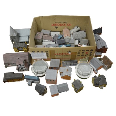 Lot 294 - A box of loose Skaledale buildings