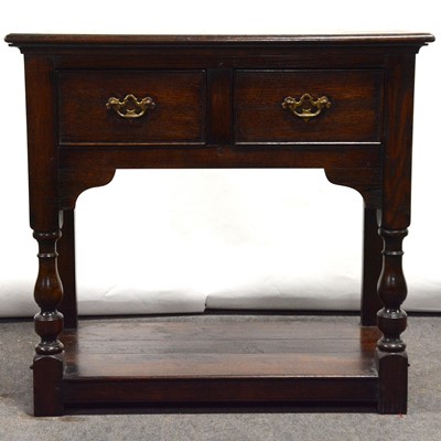 Lot 326 - Reproduction golden oak side table