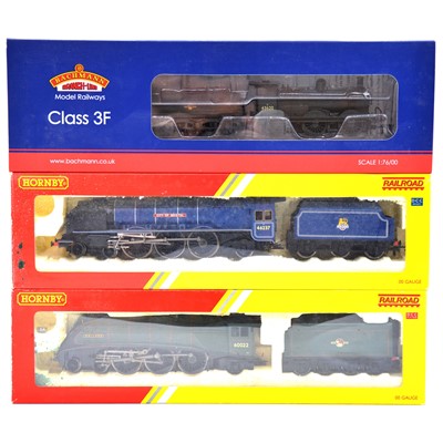 Lot 322 - Hornby and Bachmann OO gauge steam locomotives and tenders, boxed