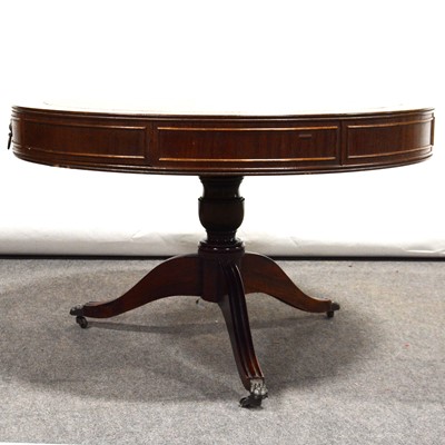 Lot 338 - Reproduction mahogany coffee table