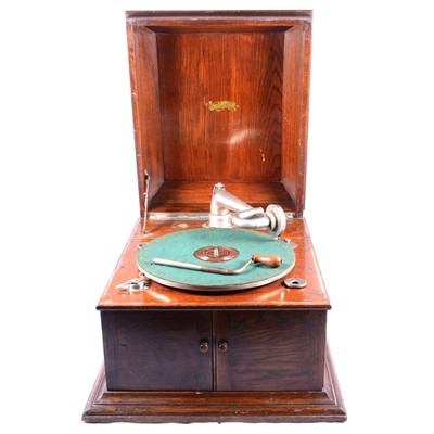 Lot 444 - Oak cased gramophone
