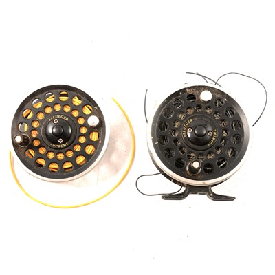 Lot 263 - Modern fishing equipment: Pflueger Supreme 2795 reel, a Masterline XL rod, and landing net