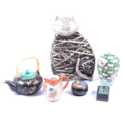 Lot 90 - Three boxes of assorted decorative ceramics