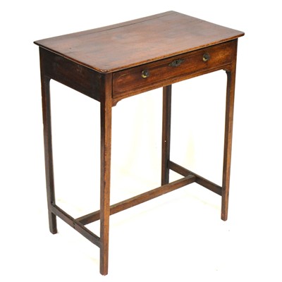 Lot 524 - Georgian mahogany side table