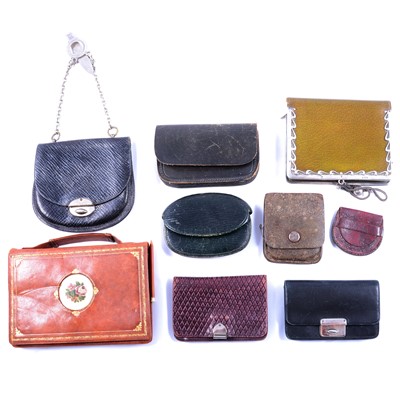 Lot 199 - Small collection of purses