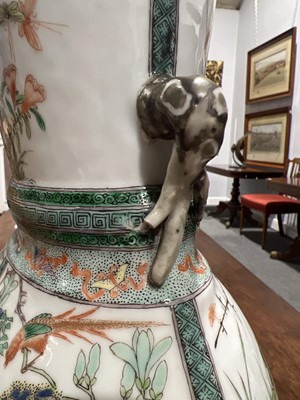 Lot 39 - Chinese famille verte vase