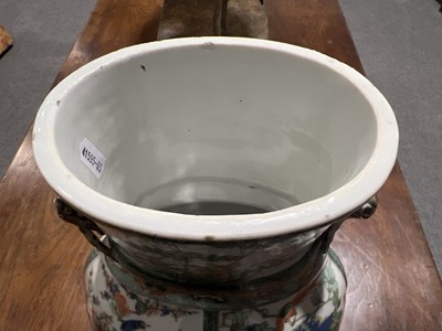 Lot 39 - Chinese famille verte vase
