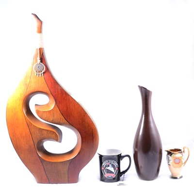 Lot 162 - Miscellaneous modern decorative items