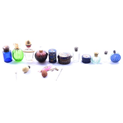 Lot 373 - Small collection of scent bottles and boxes