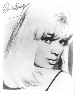 Lot 3 - Collection of Vintage Hollywood movie star autographs