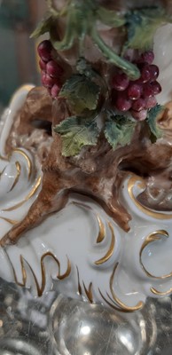 Lot 137 - Dresden ornamental comport.
